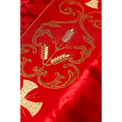 Liturgical chasuble decorated with an three crosses